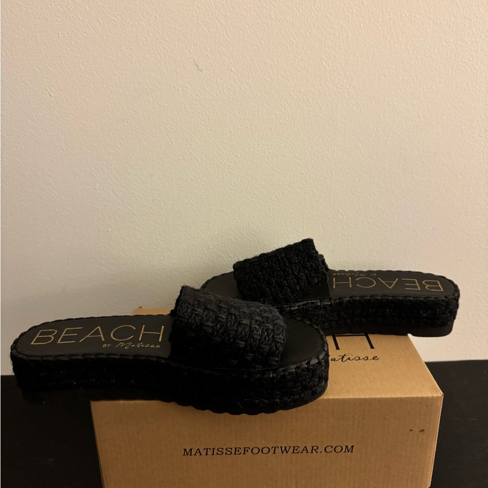 BRAND NEW! Beach by Matisse Del Mar Sandals